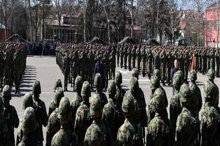 Ј А В Н И О Г Л А С за пријаву кандидата за добровољно служење војног рока са оружјем и кандидата за слушаоце курса за резервне официре Војске Србије