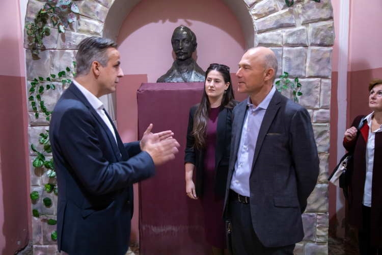 АМБАСАДОР РЕПУБЛИКЕ ЧЕШКЕ ЈАН БОНДИ ПОСЕТИО НАРОДНО ПОЗОРИШТЕ „СТЕРИЈА“