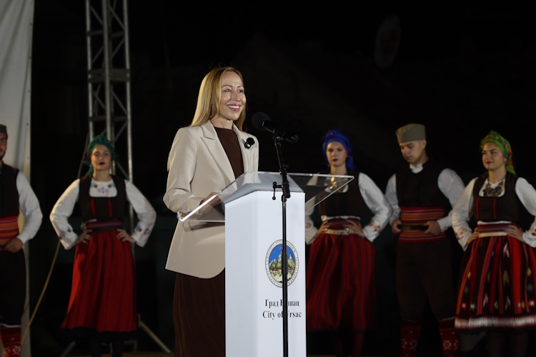 ГУДУРИЦА ПОНОВО ПРЕСТОНИЦА ВИНА – СВЕЧАНО ОТВОРЕНА „ЗЛАТНА ЈЕСЕН“