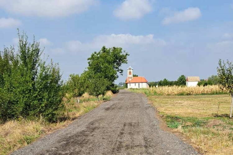 ZAVRŠENI RADOVI NA UREDJENJU ATARSKOG PUTA NA POTEZU KEVERIŠ...