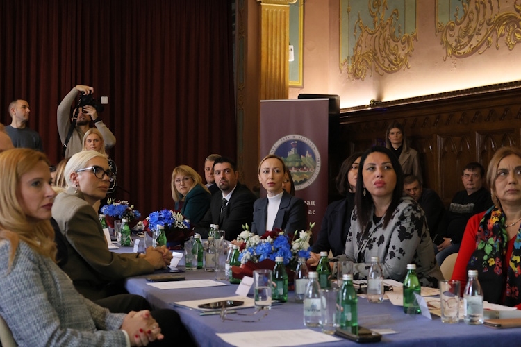 САОПШТЕЊЕ ЗА МЕДИЈЕ / ПАНЕЛ ДИСКУСИЈА *ОСНАЖИВАЊЕ И ПОДРШКА ЗА ЖЕНЕ УГРОЖЕНЕ НАСИЉЕМ* ОДРЖАНА У ГРАД...