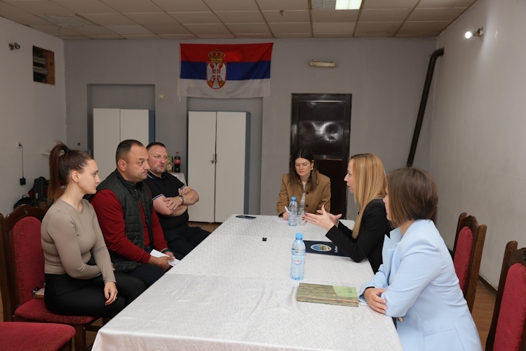 ГРАДОНАЧЕЛНИЦА ВРШЦА РАЗГОВАРАЛА СА МЕШТАНИМА УЉМЕ И ОКОЛНИХ СЕЛА