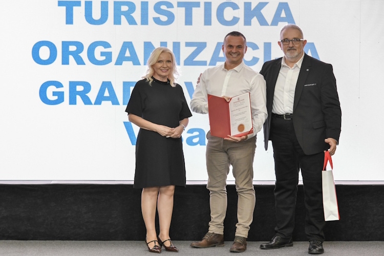 ВЕЛИКА ЗЛАТНА МЕДАЉА НОВОСАДСКОГ САЈМА ЗА 67. ДАНЕ БЕРБЕ ГРОЖЂА...